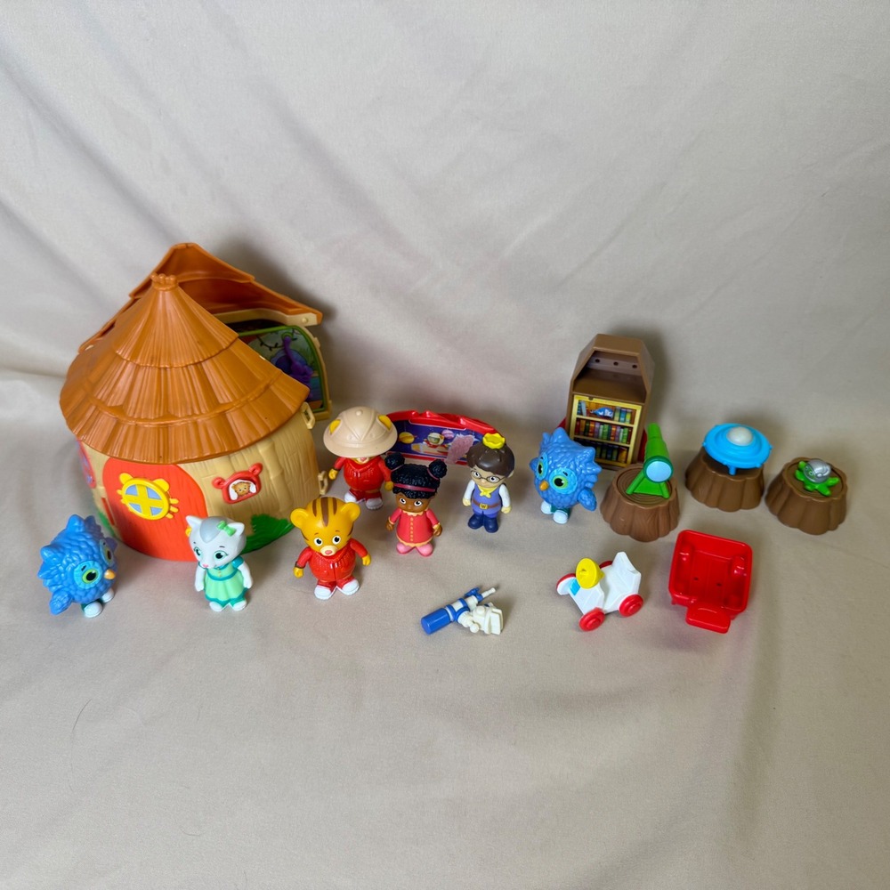 Daniel Tiger Neighborhood Playset Figure Lot House Space Accessories Vintage